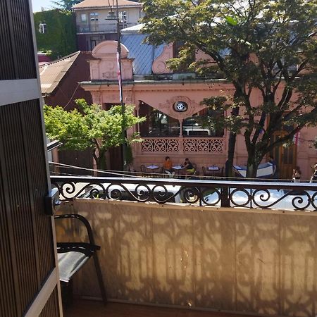 Апартамент На Абашидзе Batumi Exteriör bild
